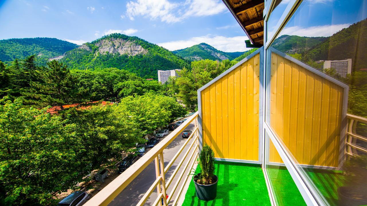Guest House Borjomi Exteriör bild