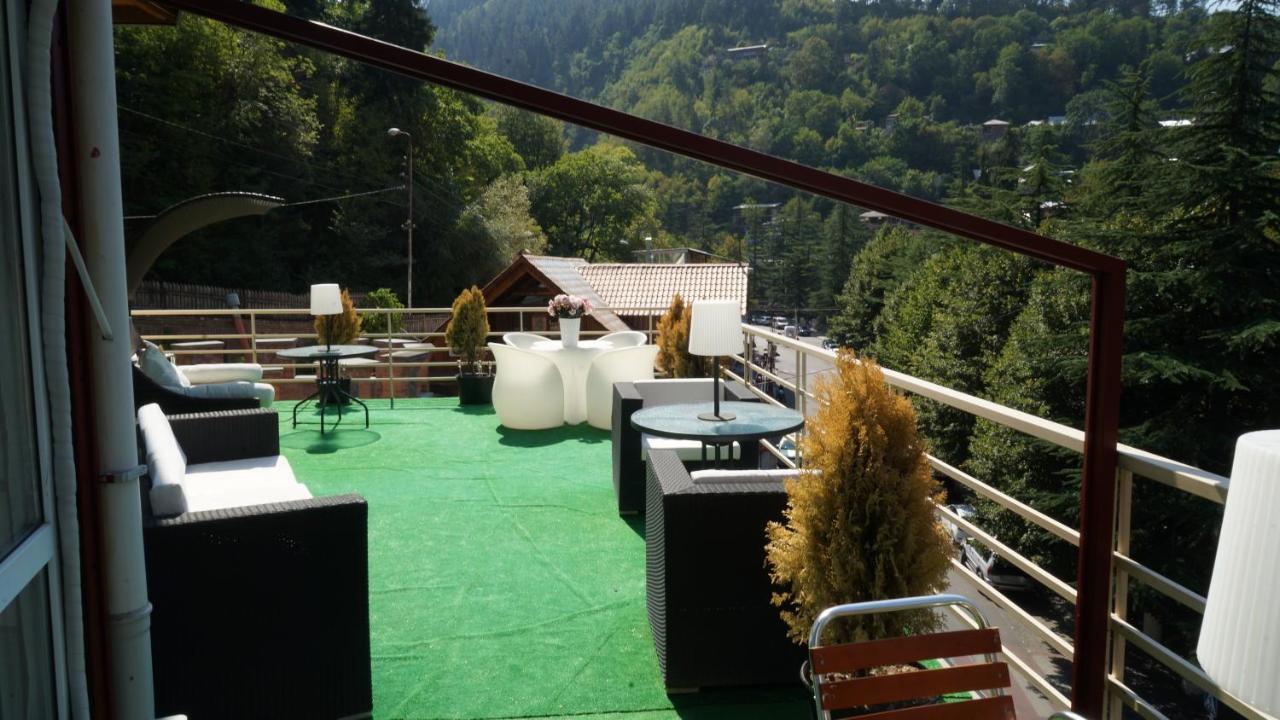 Guest House Borjomi Exteriör bild