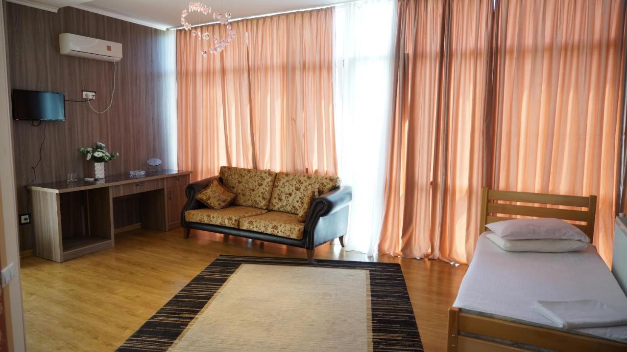 Guest House Borjomi Exteriör bild
